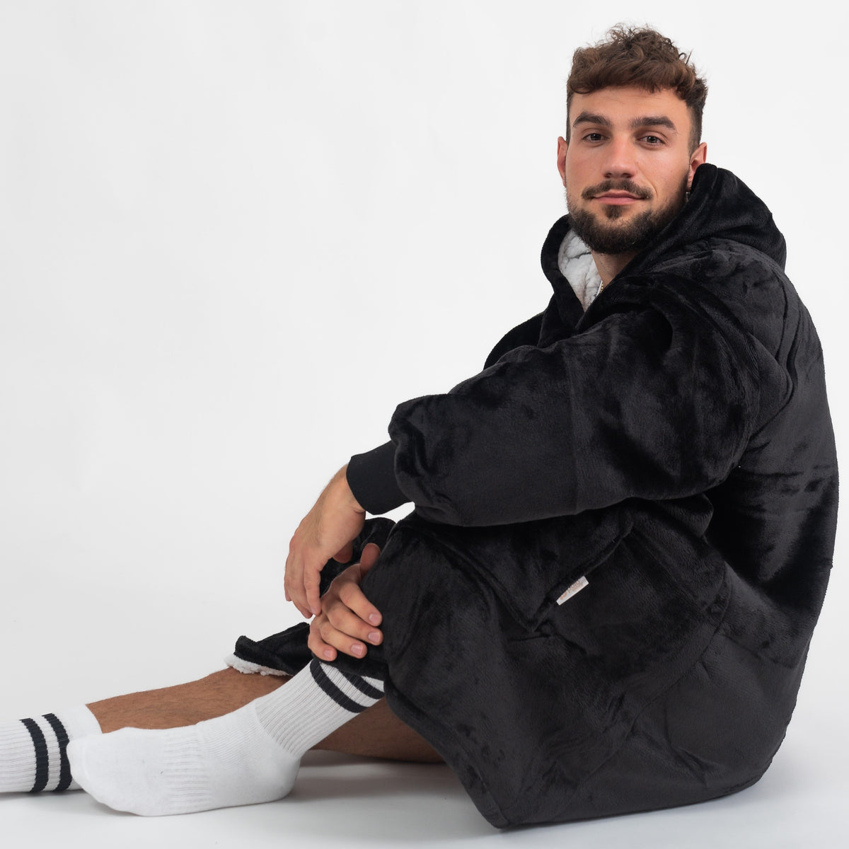 Půlnočně černé Puló